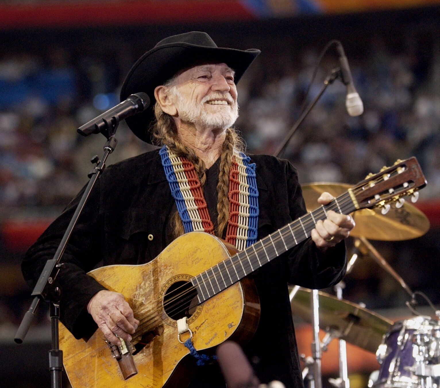 2004: Willie Nelson at the Super Bowl